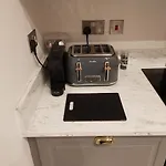 Central Luxury Two Bed Dog Friendly Lejlighed *