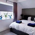 Central Luxury Two Bed Dog Friendly