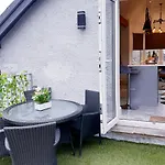 Central Luxury Two Bed Dog Friendly