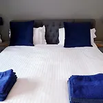 Central Luxury Two Bed Dog Friendly Windermere