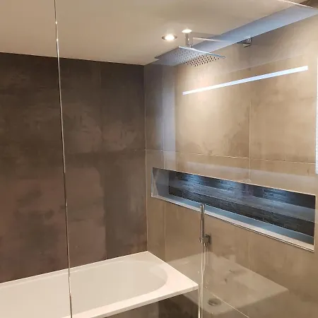 Central Luxury Two Bed Dog Friendly דירה ווינדרמר