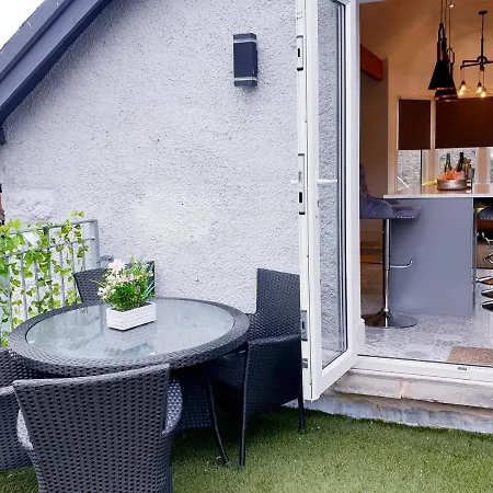 Central Luxury Two Bed Dog Friendly