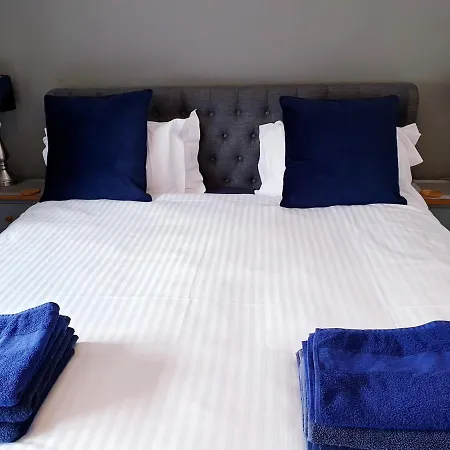 Central Luxury Two Bed Dog Friendly 윈더미어