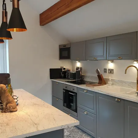 Central Luxury Two Bed Dog Friendly דירה *