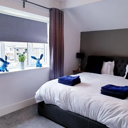 Central Luxury Two Bed Dog Friendly
